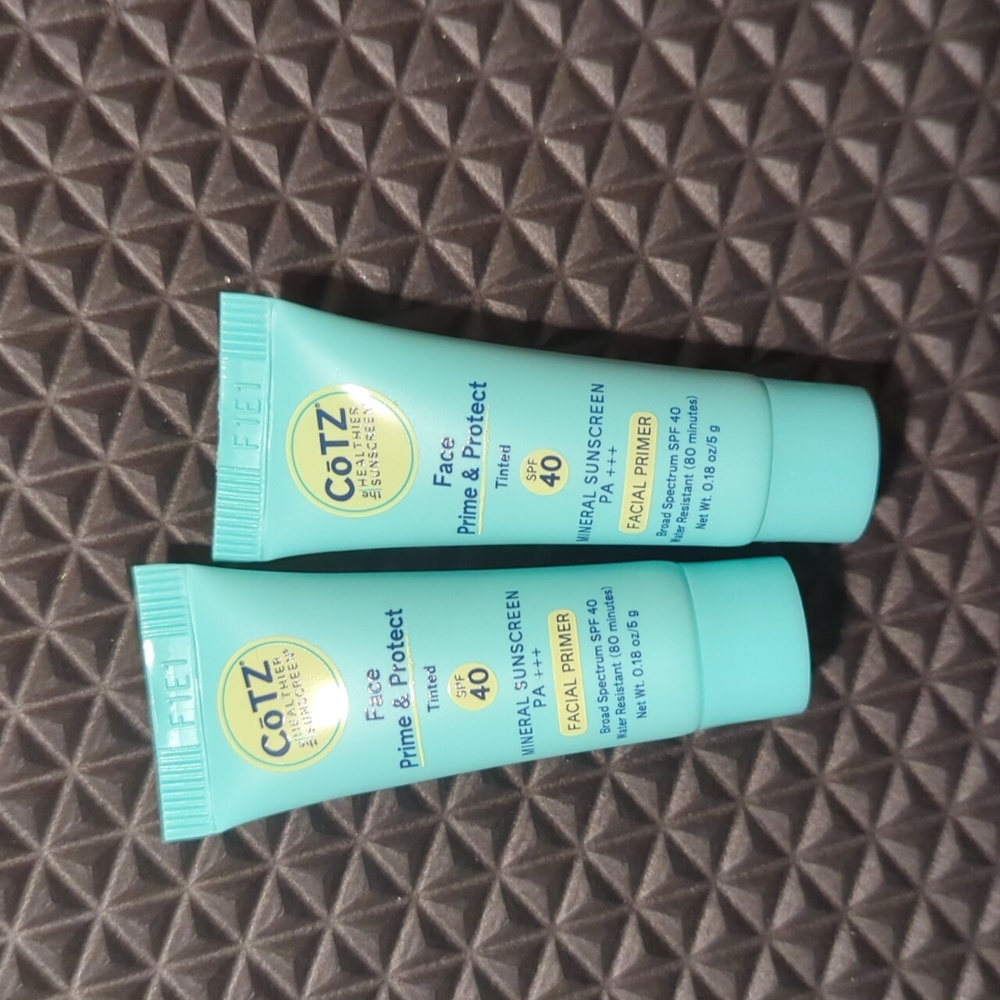 2*5g Cotz Face Moisture Lightly Tinted SPF 35
